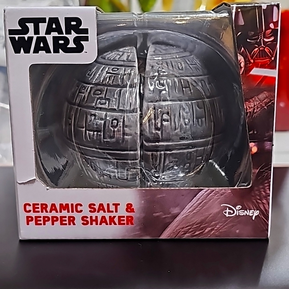 Star wars ceramic salt and pepper  shaker